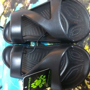 CANADA DAWGS Black USA 8 EURO 38 High quality Canadian Sandles!Superior Quality!